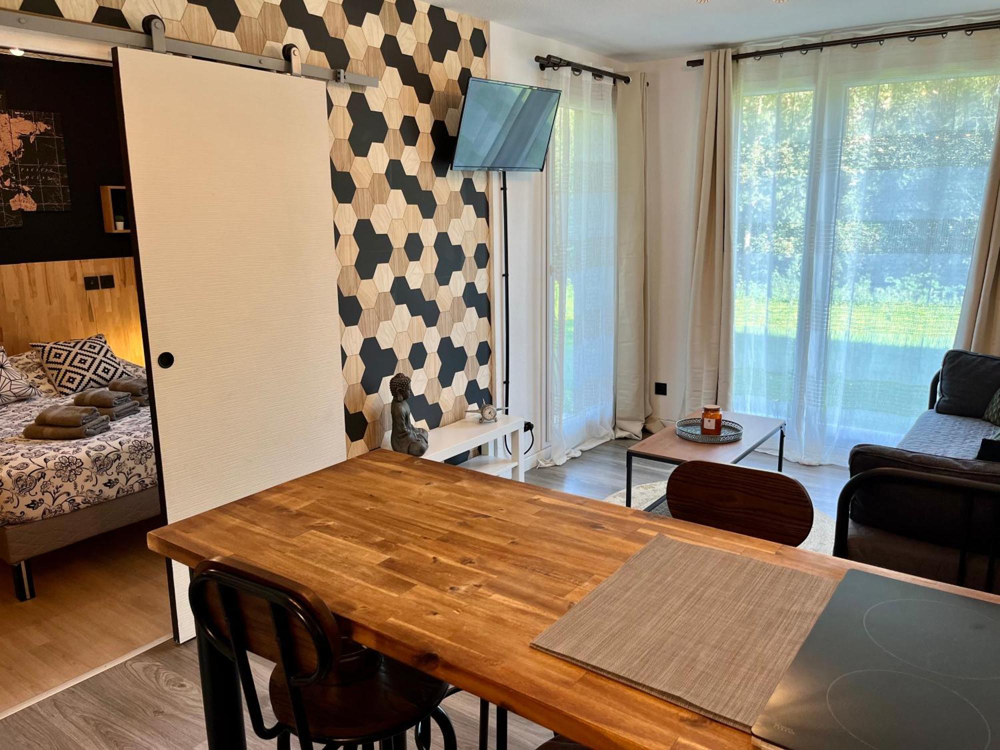 Appartement Le Freya Avec Terrasse A 5 Min Honfleur - Piscine - Parking - Wifi Equemauville Exterior photo