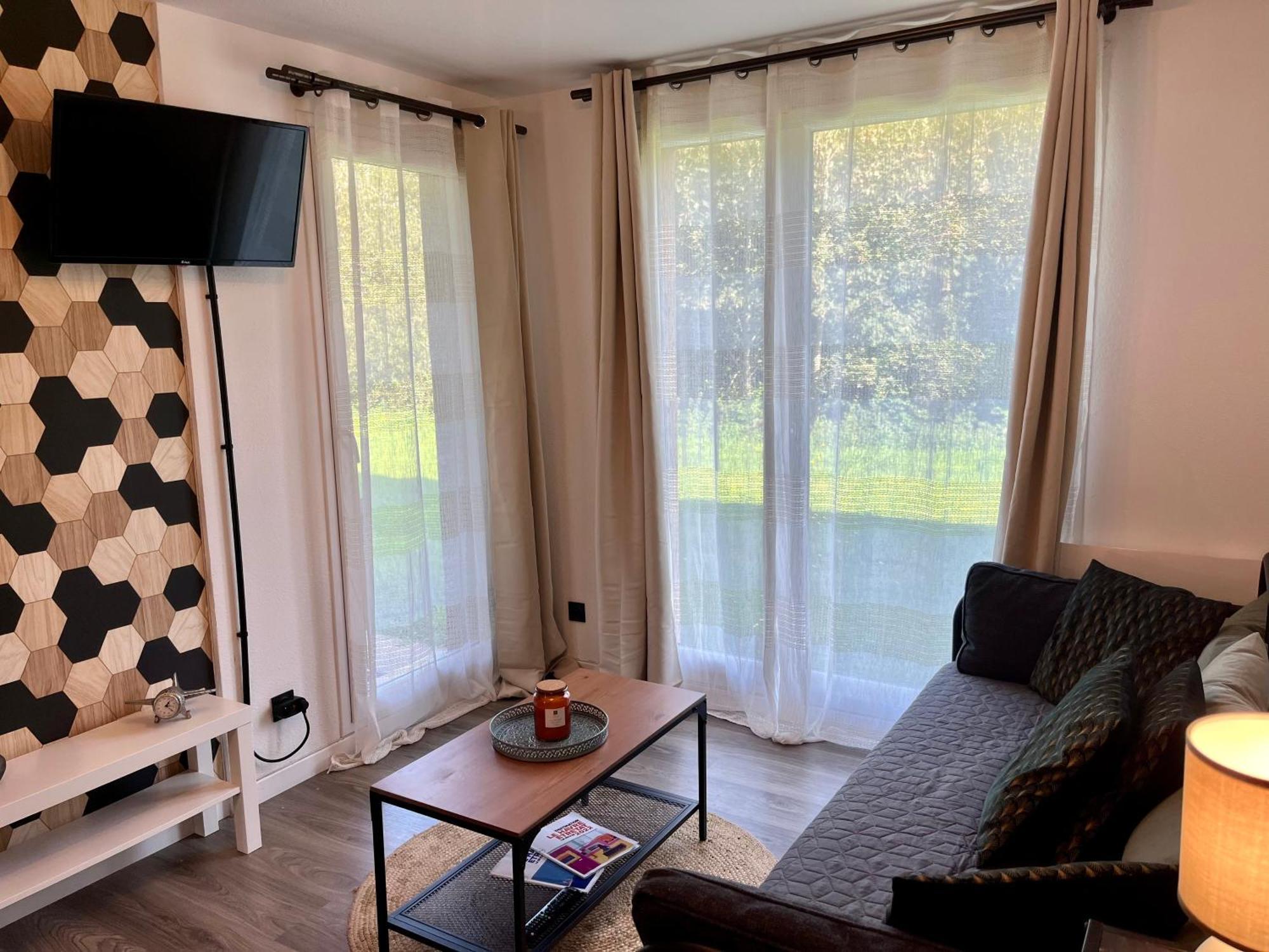 Appartement Le Freya Avec Terrasse A 5 Min Honfleur - Piscine - Parking - Wifi Equemauville Exterior photo